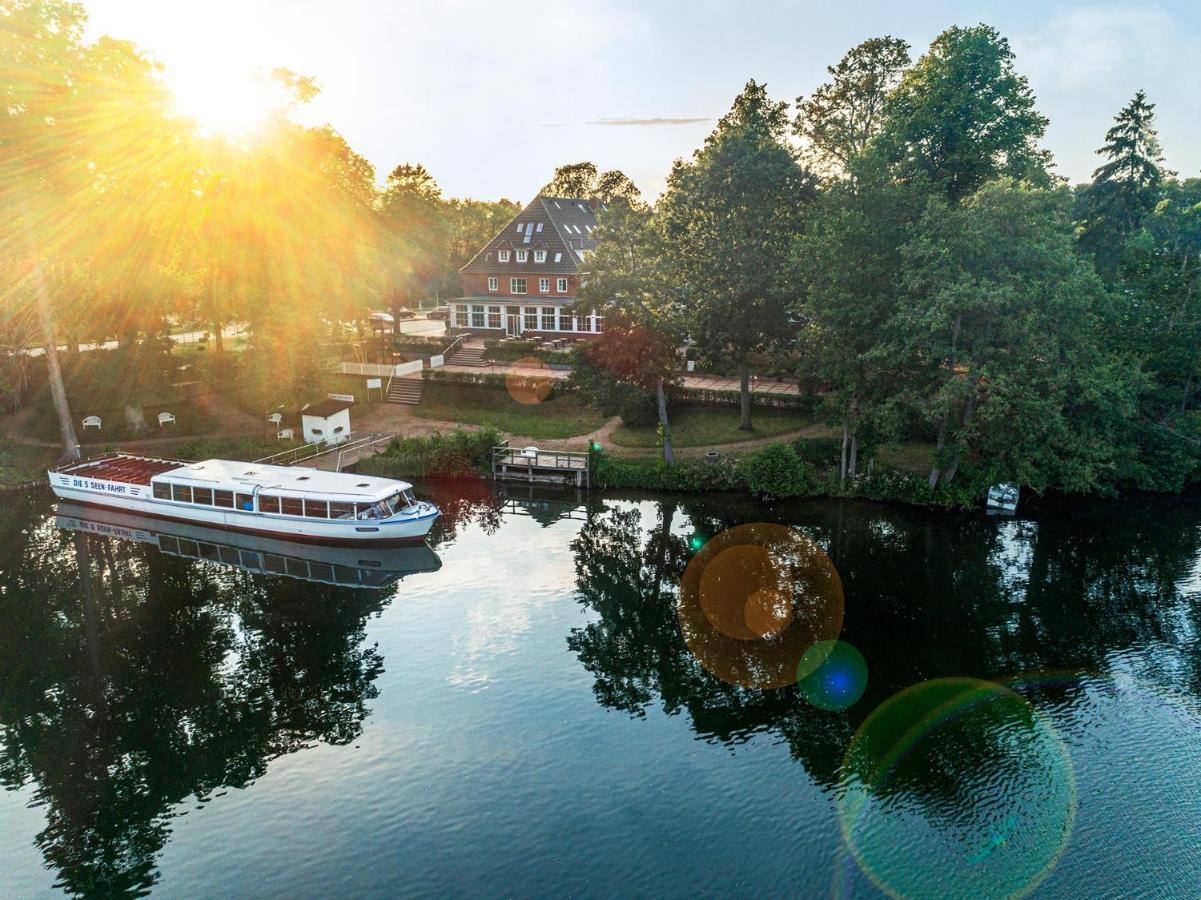 Lake House Плен Екстер'єр фото